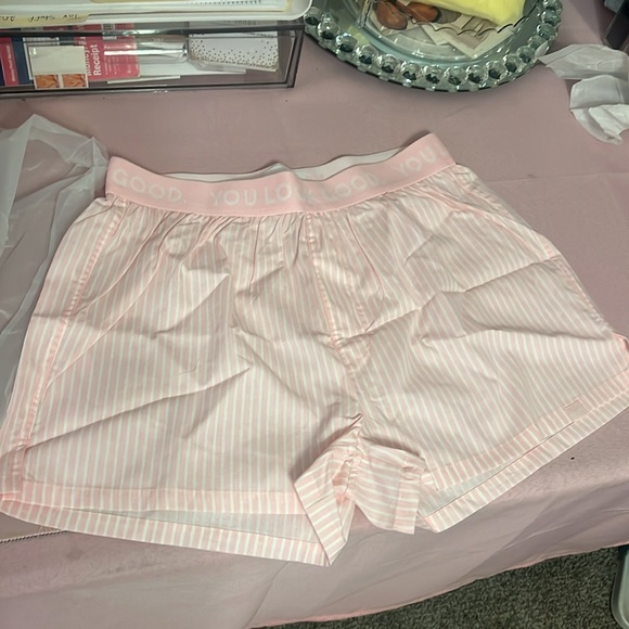 Glossier Pink and White Striped Shorts Size Large Las Vegas Exclusive - Picture 2 of 8